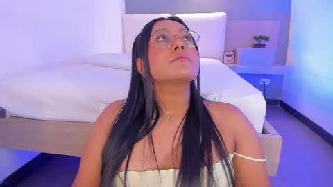 Ella online show from 02-11-25, 04:55