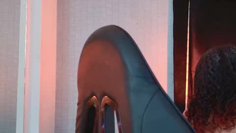 Ella Sanders online show from 03-25-26, 12:38