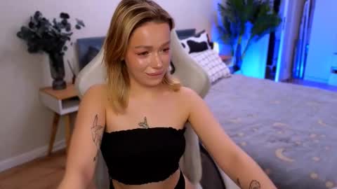 Ella online show from 12-15-25, 07:23