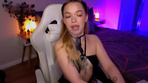 Ella online show from 07-14-26, 05:56