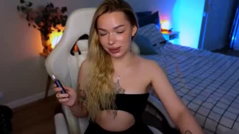 Ella online show from 07-28-26, 05:47