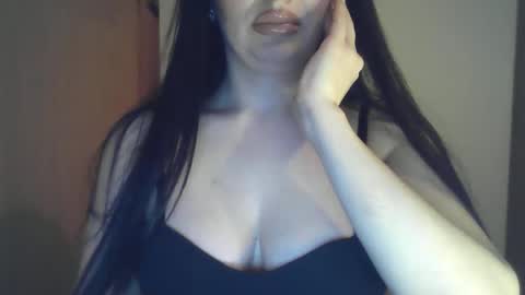 Snapshot of elle010843 chatting on 03-27-26, 09:03 elle010843 online show from 03-27-26, 09:03