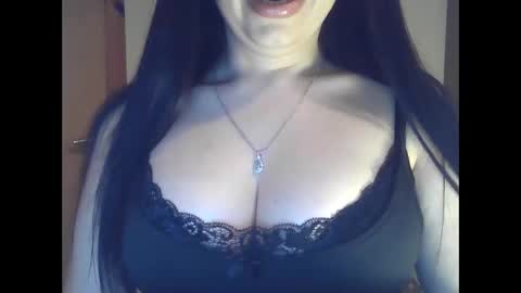 Snapshot of elle010843 chatting on 04-03-26, 07:56 elle010843 online show from 04-03-26, 07:56