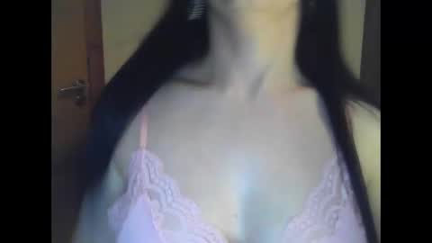 Snapshot of elle010843 chatting on 04-16-26, 09:39 elle010843 online show from 04-16-26, 09:39