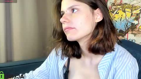 Snapshot of elle__driver chatting on 06-12-26, 01:15 elle__driver online show from 06-12-26, 01:15