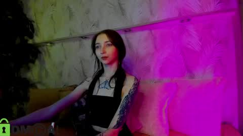 Snapshot of ellen_hops chatting on 05-09-26, 01:00 Ellen online show from 05-09-26, 01:00