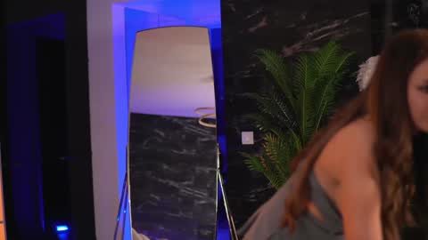 Snapshot of ellenkarter chatting on 01-10-25, 12:38 EllenKarter online show from 01-10-25, 12:38