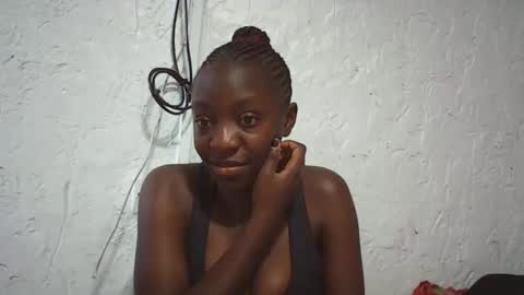 Snapshot of ellerah chatting on 11-03-25, 12:39 aishamalia online show from 11-03-25, 12:39