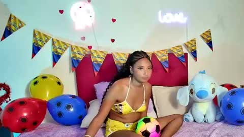 ellie_cute7 online show from 06-16-26, 08:00