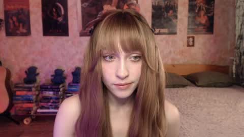 ellie_friendly online show from 04-25-26, 01:52