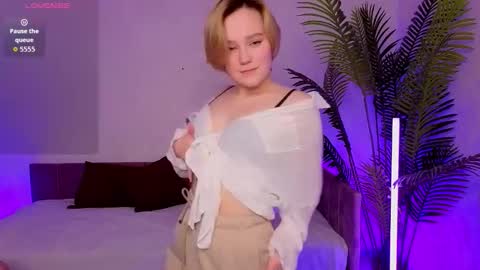 Ellie online show from 03-05-26, 08:43