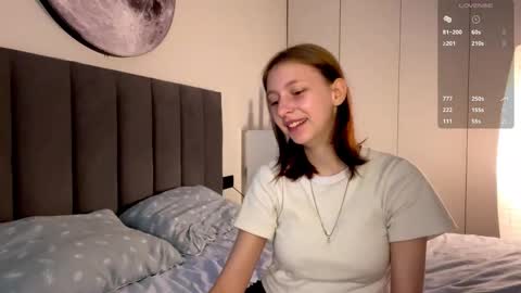 Snapshot of ellie_hollow chatting on 09-12-25, 07:30 Ellie online show from 09-12-25, 07:30