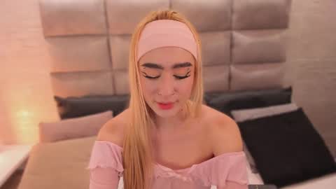 Snapshot of ellieadeline chatting on 06-22-26, 03:58 ellieadeline online show from 06-22-26, 03:58