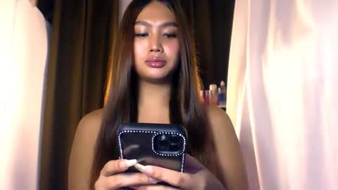 ellie online show from 05-17-26, 01:36