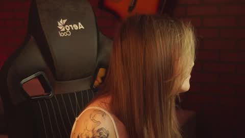 elliecutes online show from 01-16-25, 07:38