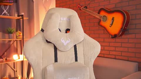 elliecutes online show from 06-13-26, 08:12