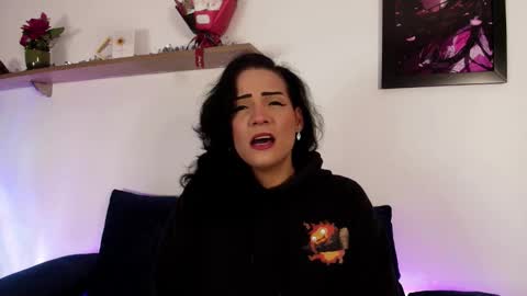 elliee1 online show from 12-18-25, 04:46