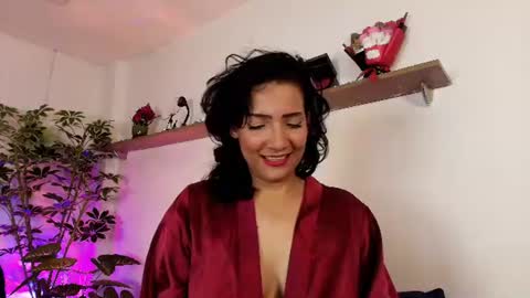 elliee1 online show from 07-28-26, 03:21