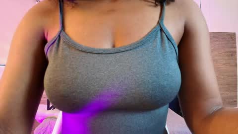 Snapshot of elliee_alves chatting on 06-05-26, 05:51 elliee_alves online show from 06-05-26, 05:51