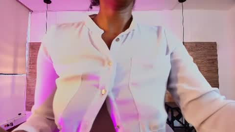 elliee_alves online show from 06-18-26, 05:17