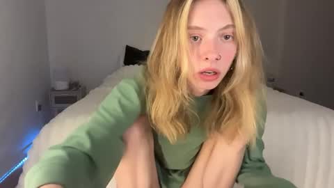 ellie online show from 04-27-26, 01:47