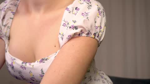 just Emily  online show from 01-05-25, 06:35