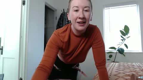 Ellie Rowyn online show from 11-12-25, 08:52