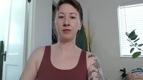 Ellie Rowyn online show from 04-15-26, 07:58