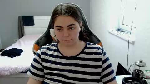 Ellie online show from 07-12-26, 09:22
