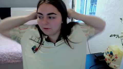 Ellie online show from 07-30-26, 05:17