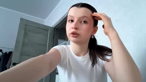 Ellie online show from 02-10-26, 01:15