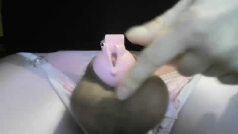 Snapshot of elliesissy chatting on 06-11-26, 06:28 elliesissy online show from 06-11-26, 06:28