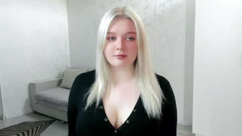 ellilovv online show from 04-04-26, 05:16