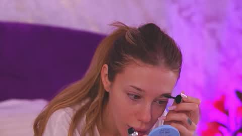 EllinaNuria online show from 02-17-26, 04:09