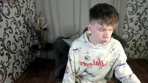 elliot_mars_ online show from 10-19-25, 05:57