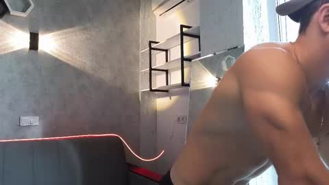Snapshot of elliot_muscle04 chatting on 10-20-25, 12:05 elliot_muscle04 online show from 10-20-25, 12:05