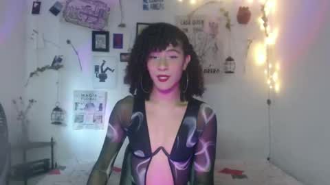 Snapshot of ellis_flowers chatting on 09-20-25, 08:43  . online show from 09-20-25, 08:43