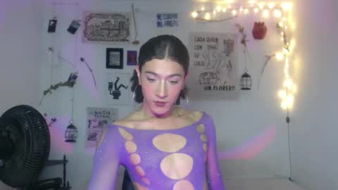 Snapshot of ellis_flowers chatting on 10-05-25, 03:32  . online show from 10-05-25, 03:32