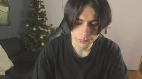 ellis_rin online show from 12-02-25, 09:43