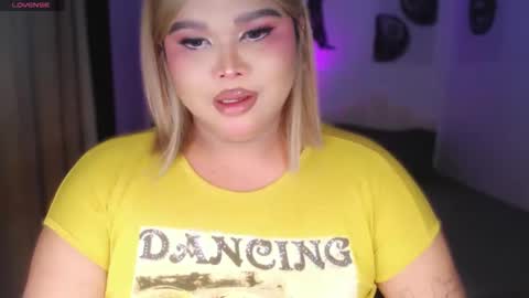 Snapshot of ellise_husson chatting on 05-07-26, 10:15 Ellise online show from 05-07-26, 10:15