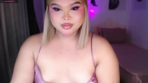 Snapshot of ellise_husson chatting on 06-05-26, 11:54 Ellise online show from 06-05-26, 11:54