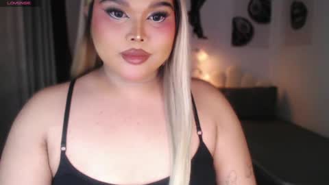 Snapshot of ellise_husson chatting on 07-26-26, 04:53 Ellise online show from 07-26-26, 04:53