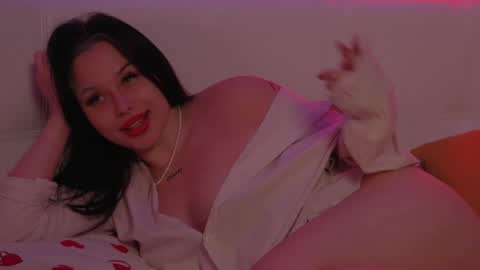 Snapshot of ellisweettease chatting on 09-30-25, 05:01 ElliSweettease online show from 09-30-25, 05:01