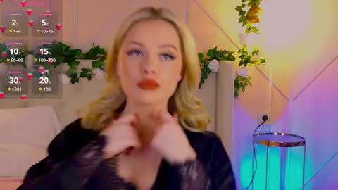 Elly Linn online show from 04-23-26, 10:01