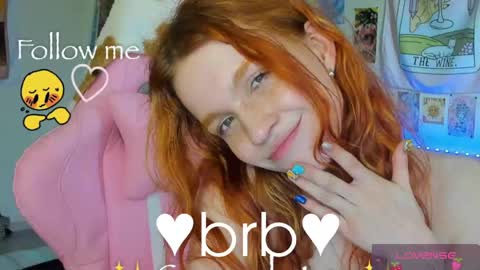 Snapshot of elly_milas chatting on 04-27-26, 05:22 Elly Fansly online show from 04-27-26, 05:22