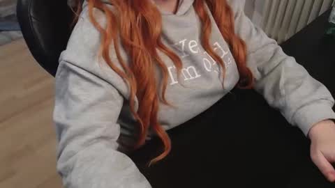 Elly online show from 10-31-25, 07:37