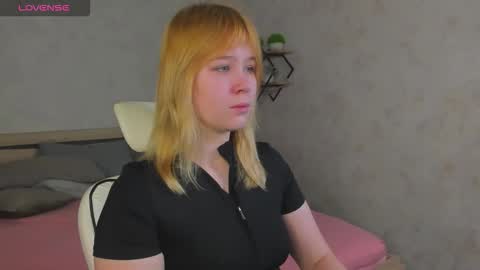 ellya_castro online show from 11-28-25, 12:02