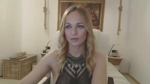 Snapshot of ellyadiamond chatting on 02-03-25, 09:39 EllyaDiamond online show from 02-03-25, 09:39