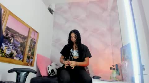 ellybloom online show from 06-15-26, 01:13