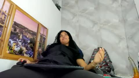 ellybloom online show from 06-18-26, 01:04